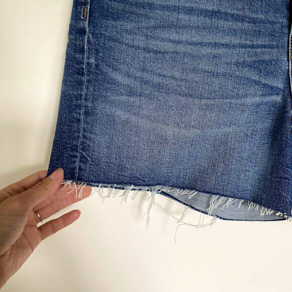 Madewell High Rise Raw Hem Denim Shorts in Medium Blue Size 28 - Picture 3 of 9